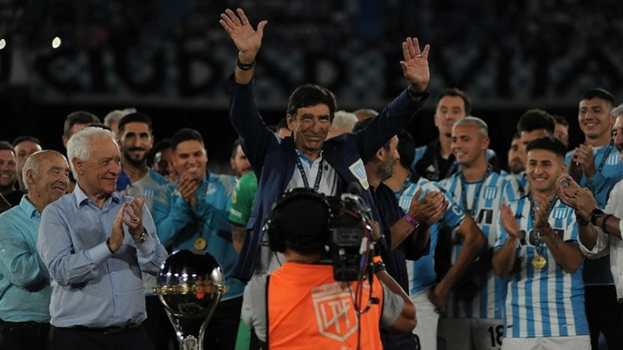 Racing celebró la Copa Sudamericana 2024 con una fiesta inolvidable en Avellaneda