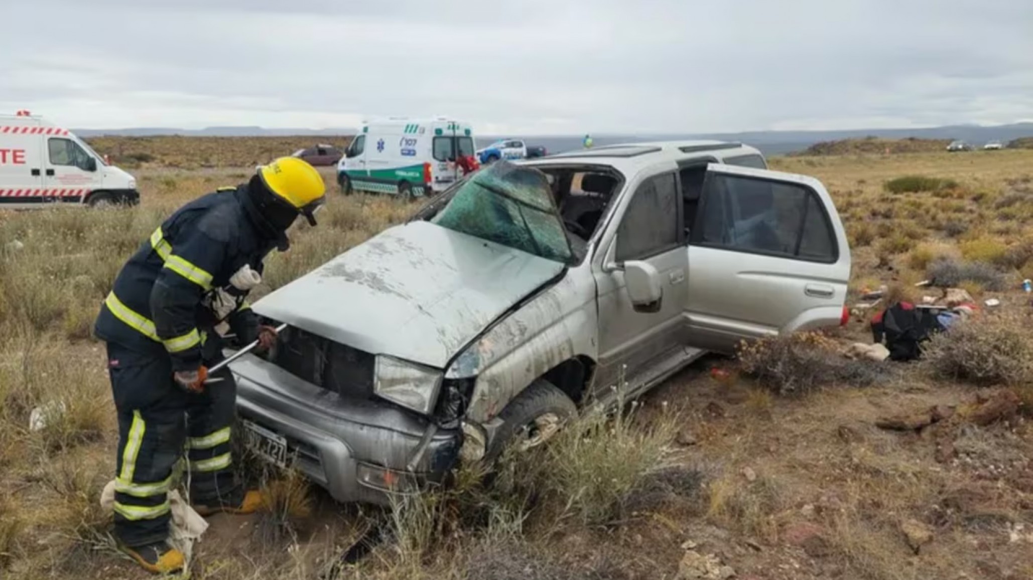 Trágico inicio del año: Una familia regresaba de Bariloche, volcó y una mujer salió despedida del vehículo