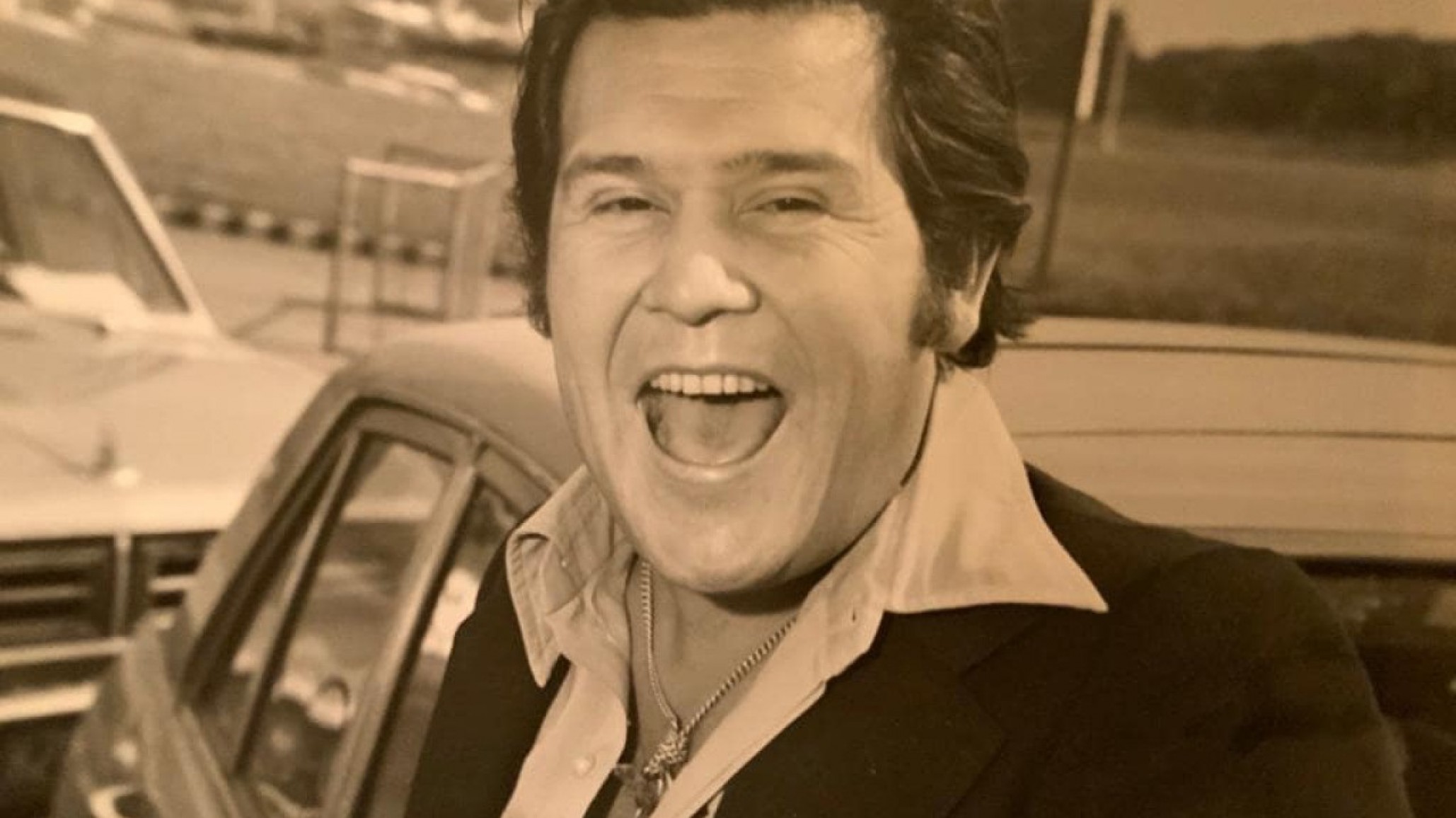 Se apagó una estrella de la música romántica: Murió Leo Dan