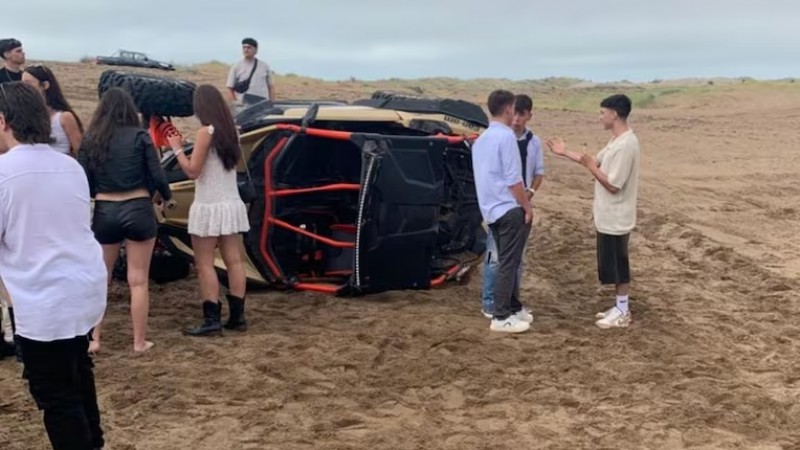 Una discusión por la música en la playa terminó con tres personas atropelladas