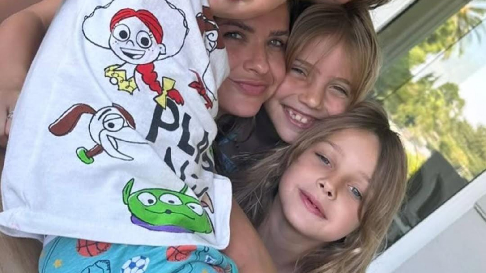 Mauro Icardi mostró a la China Suárez con sus hijas: "el amor siempre vence al odio"