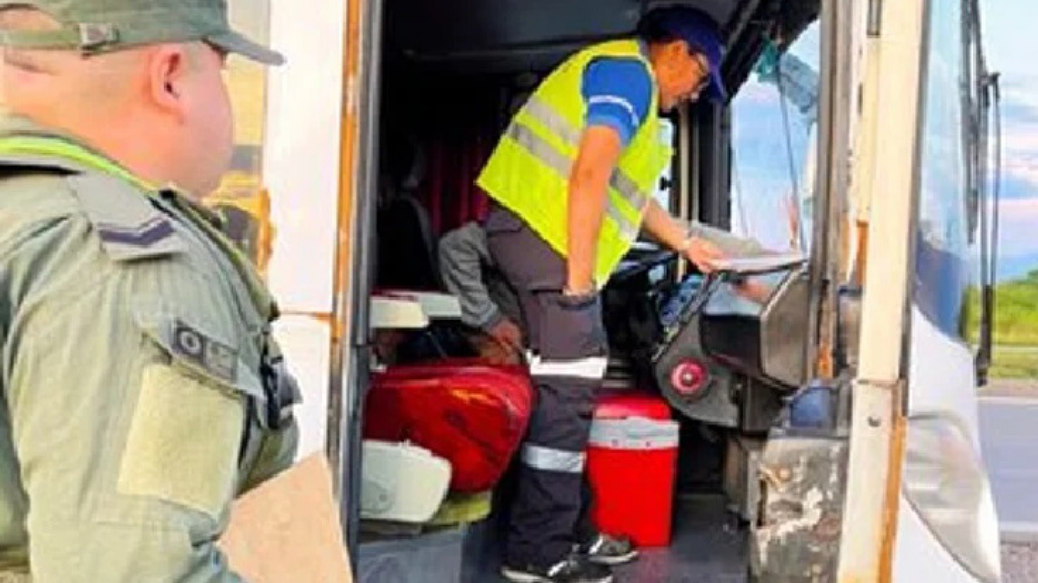 La CNRT interceptó un micro que transportaba menores sin documentación