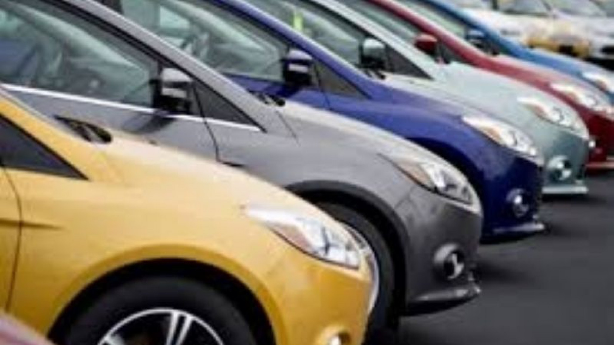 Denuncian remates al aire libre, en un lugar sin techar y sin seguridad