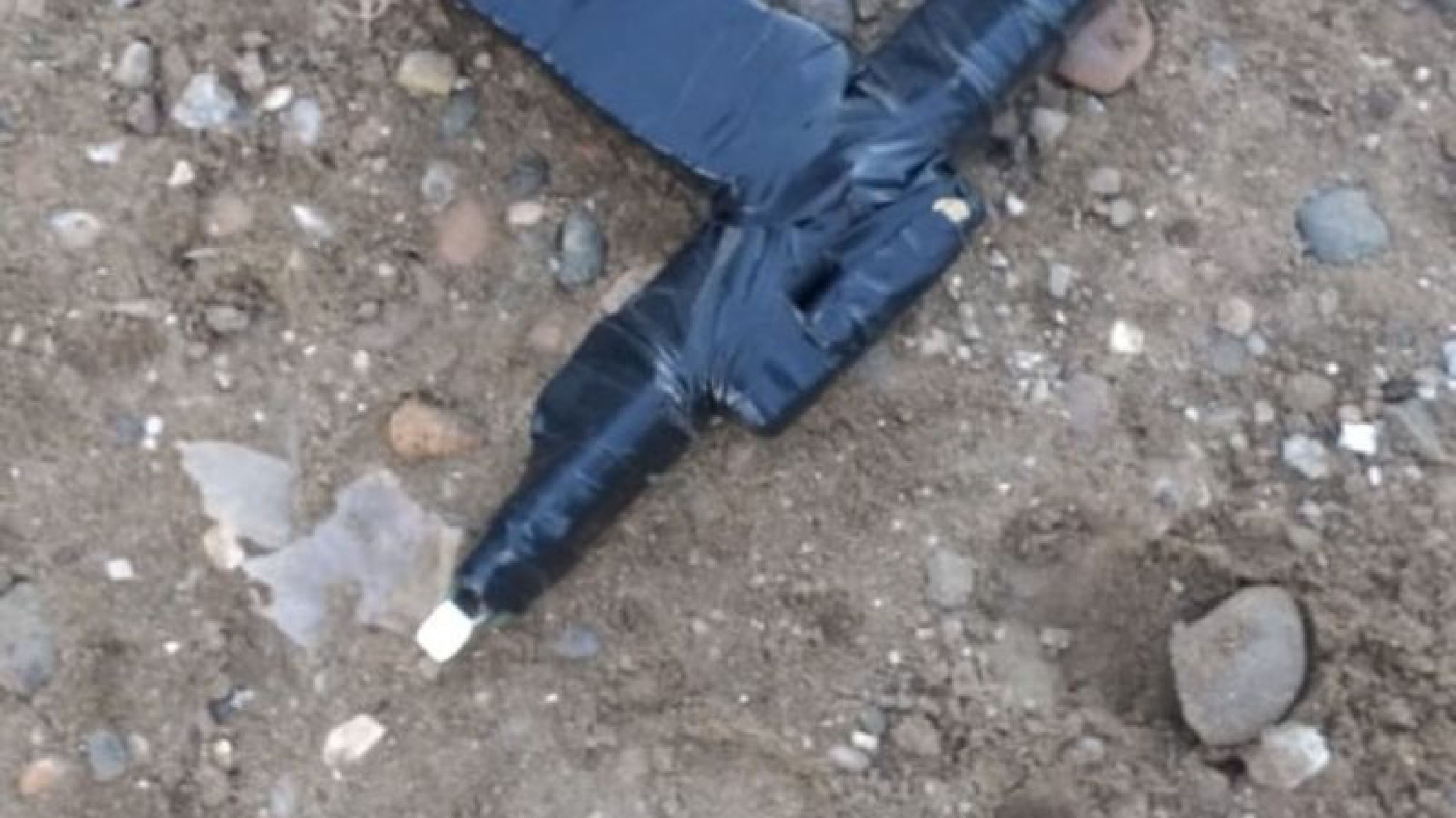 Un adolescente sacó un arma de fuego en plena calle