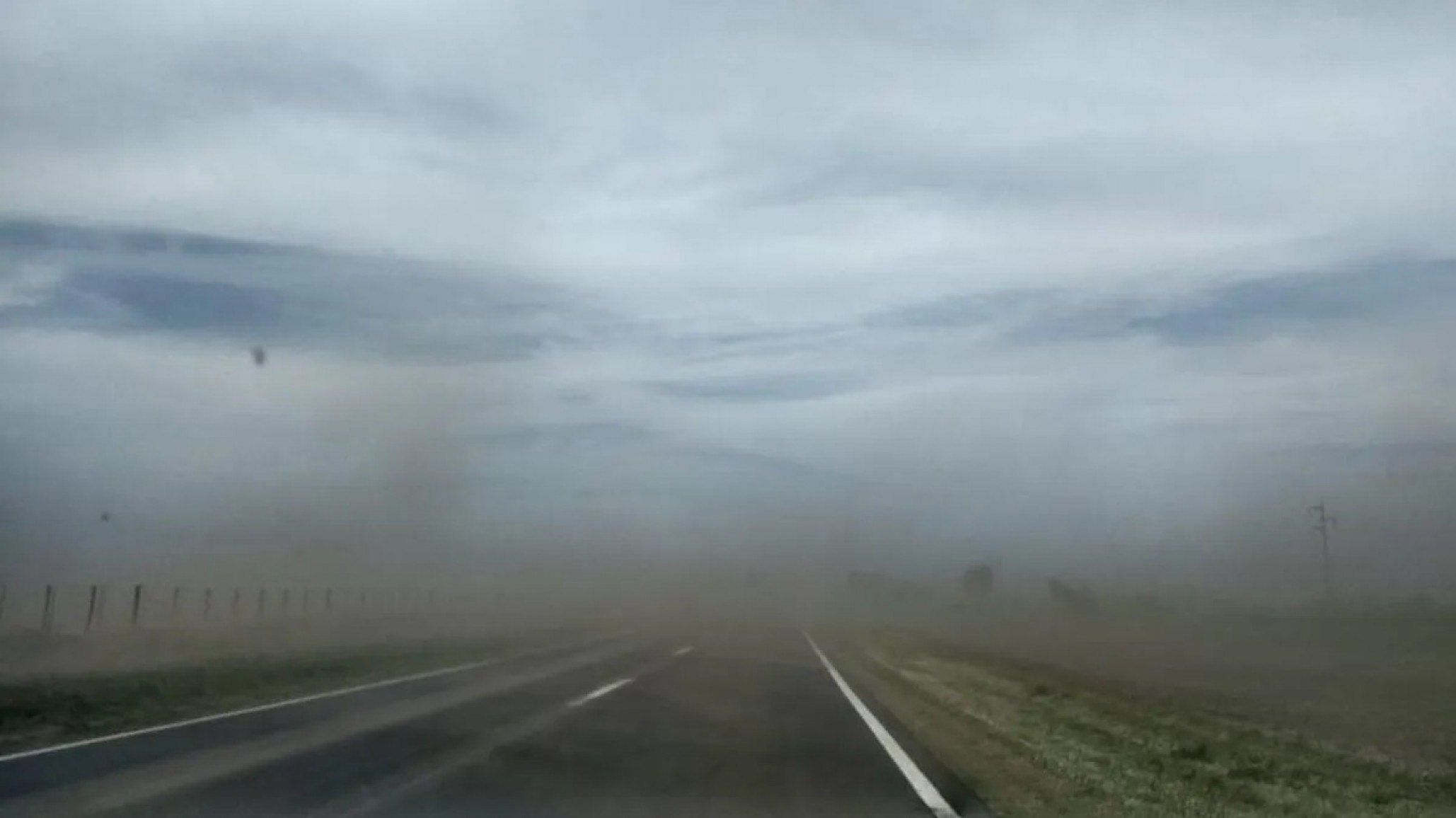 Restringen el tránsito en toda la provincia de Santa Cruz por vientos fuertes