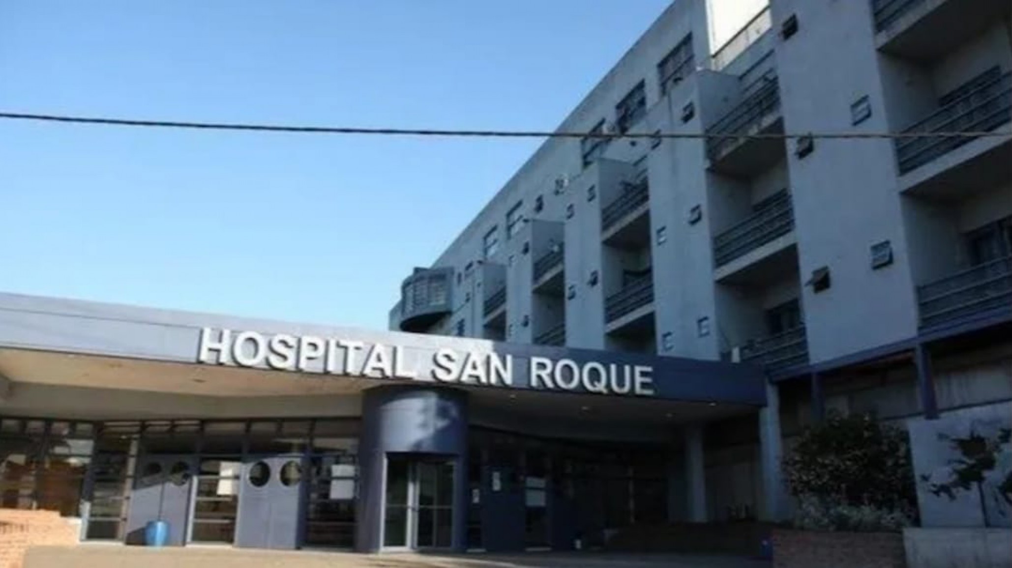 Un nene de 3 años está grave tras recibir una descarga eléctrica mientras limpiaba la pileta con su mamá