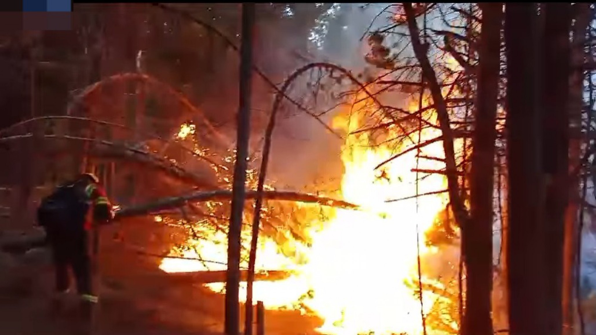 Crisis en El Maitén: Bomberos Voluntarios de Chubut advierten sobre la eliminación de la tasa de financiamiento en medio del incendio en Epuyén