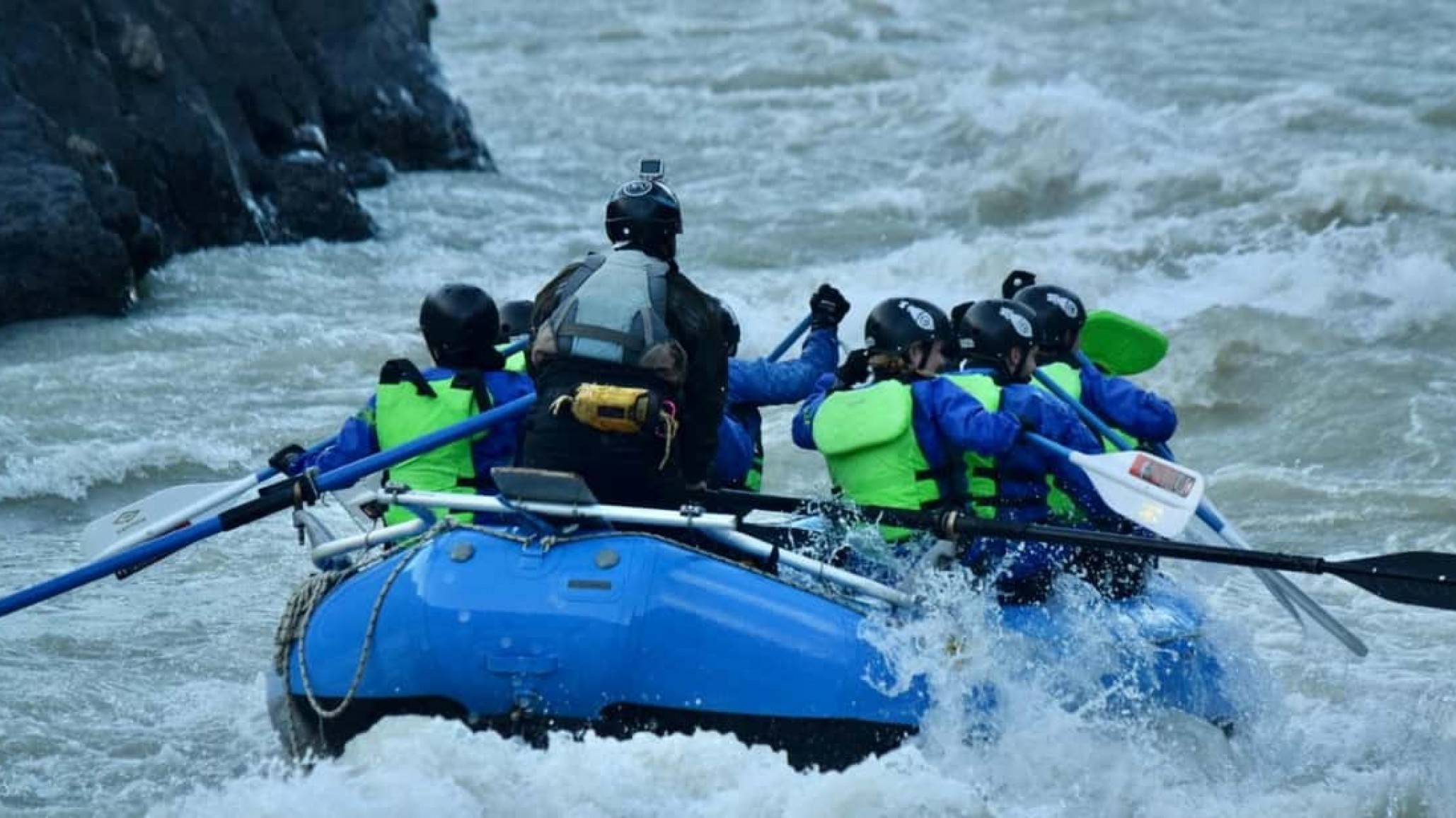 Tragedia en Santa Cruz: Una balsa volcó en el río y dejó tres víctimas fatales