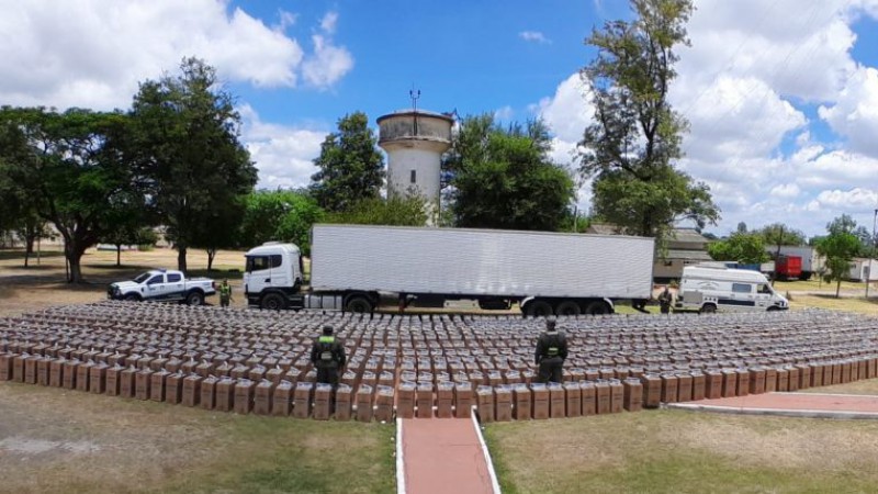 Gendarmería secuestró 580.000 paquetes de cigarrillos de contrabando con destino a Comodoro Rivadavia