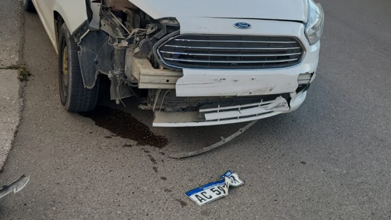 Un motociclista terminó herido tras un choque con un auto