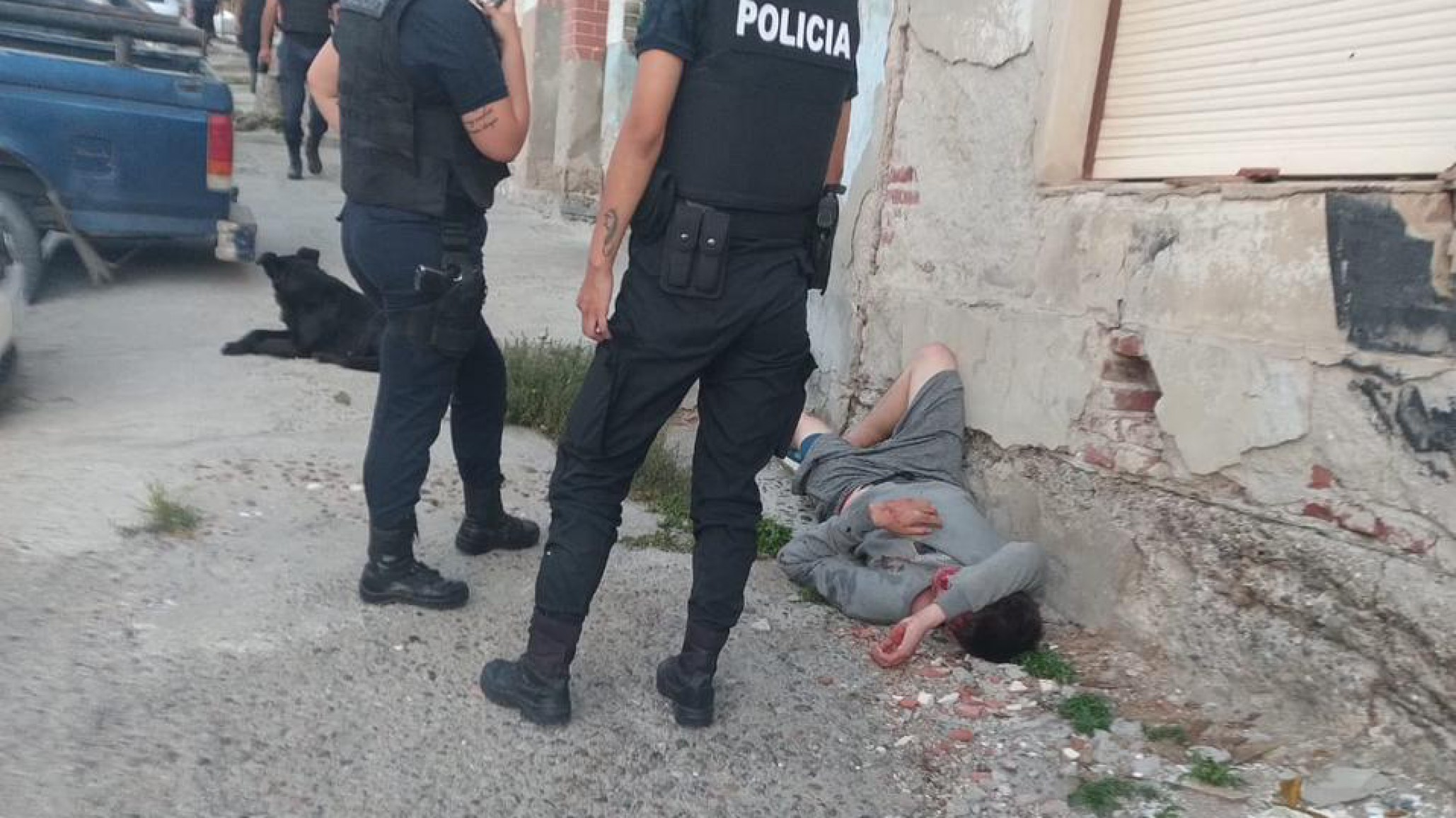 Misterio en pleno centro: lo encontraron tirado con la cara golpeada, pero no quiso decir nada