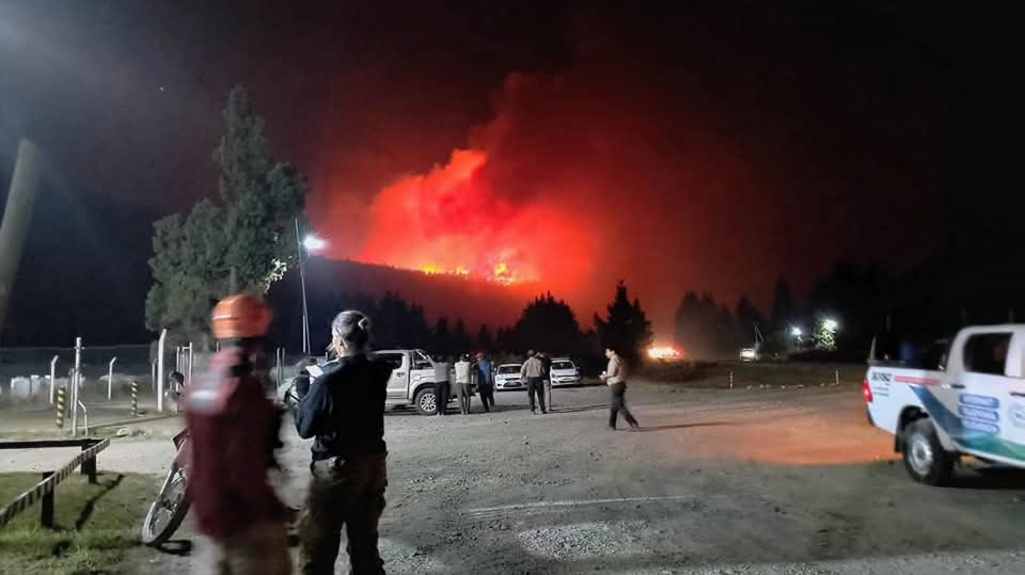 El incendio en La Confluencia sigue fuera de control y ya arrasó 1600 hectáreas