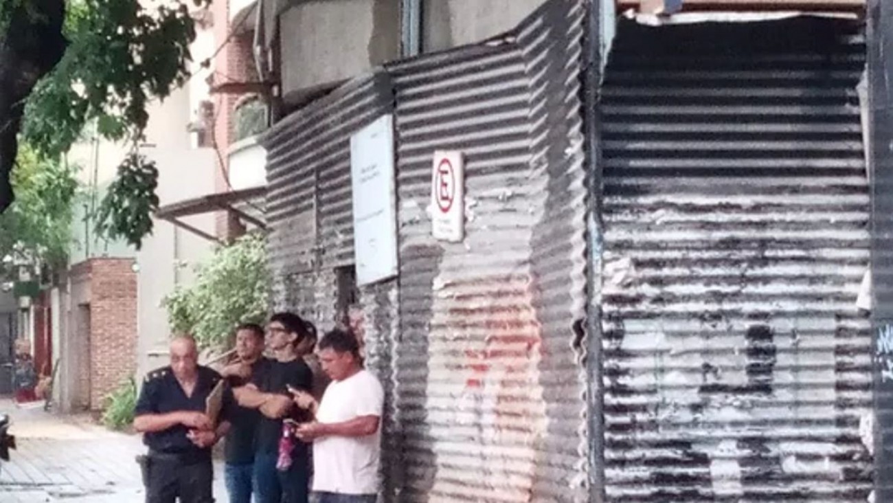 Un joven pintor murió aplastado por un ascensor en una obra en construcción en La Plata