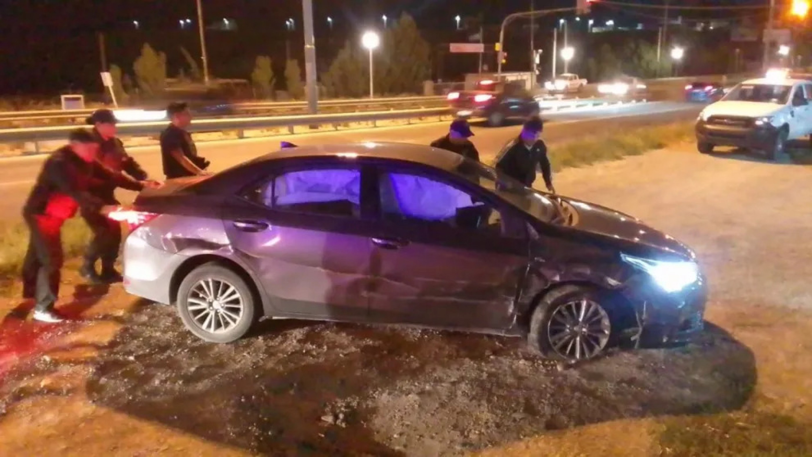 Kilómetro 4: un conductor borracho chocó con un camión