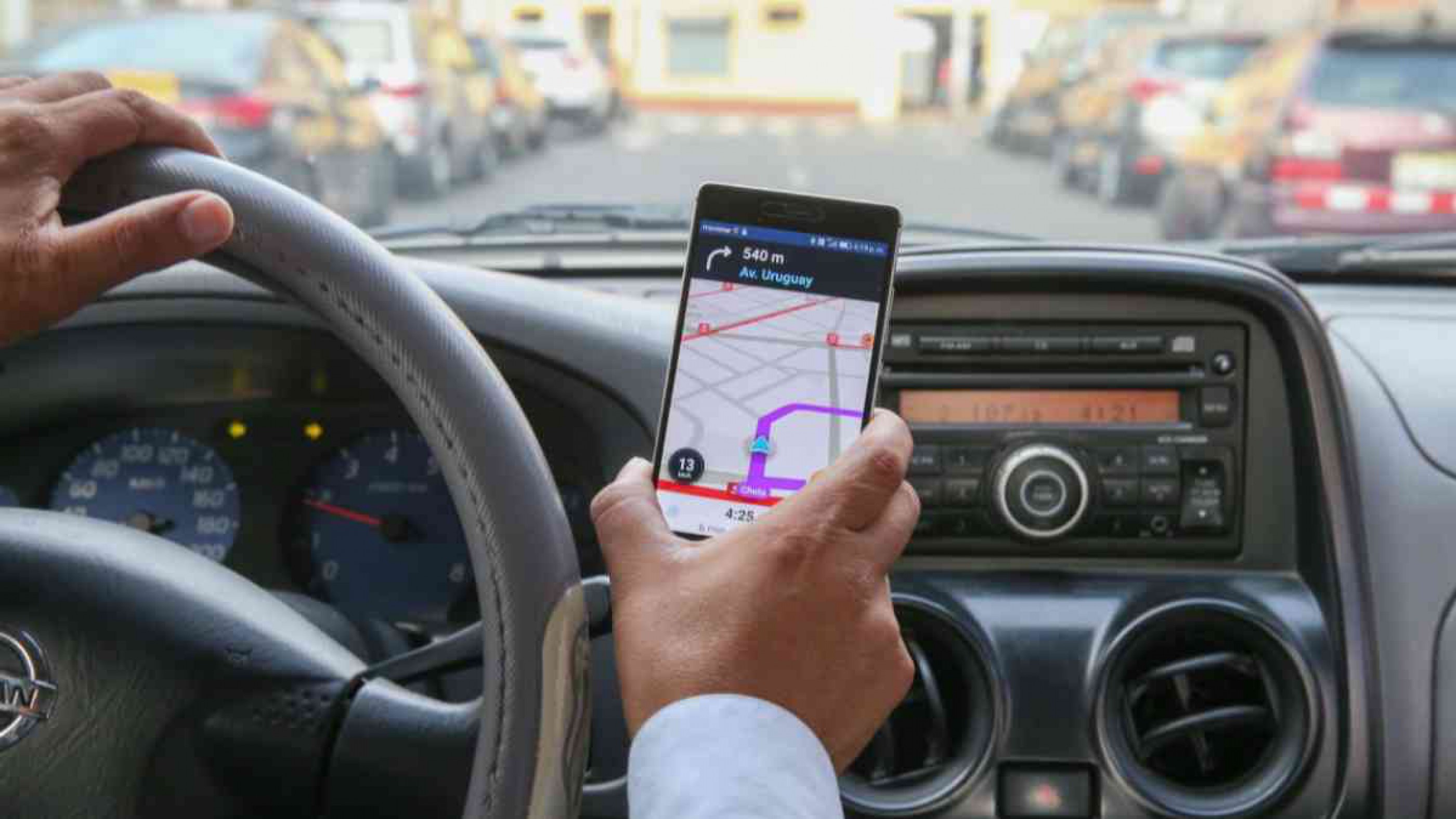 Un conductor de una app atacó a una pasajera de 68 años por ensuciar su auto
