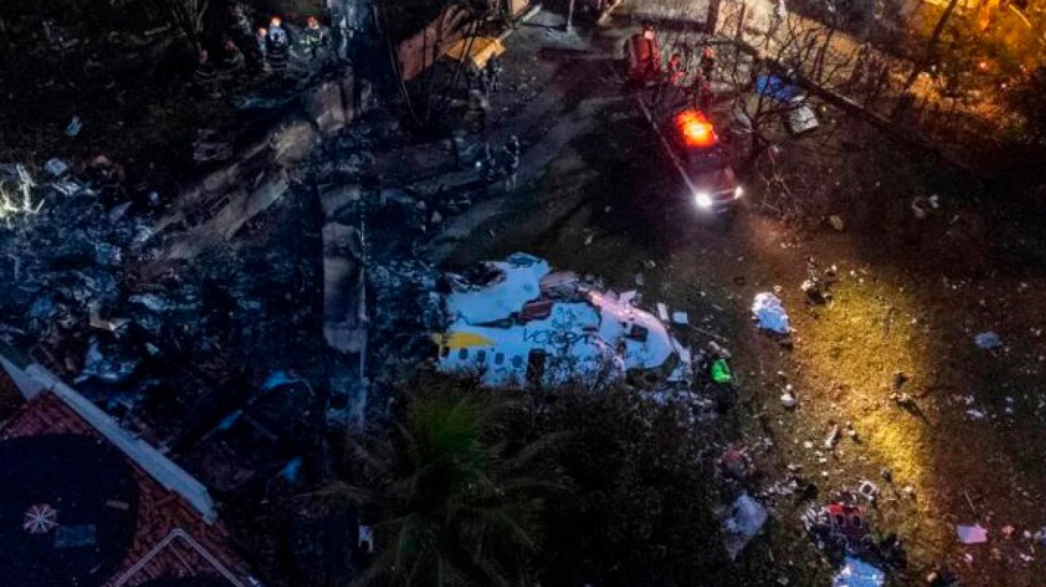 Tragedia en São Paulo: Un avión bimotor cae sobre una avenida y provoca la muerte de dos personas