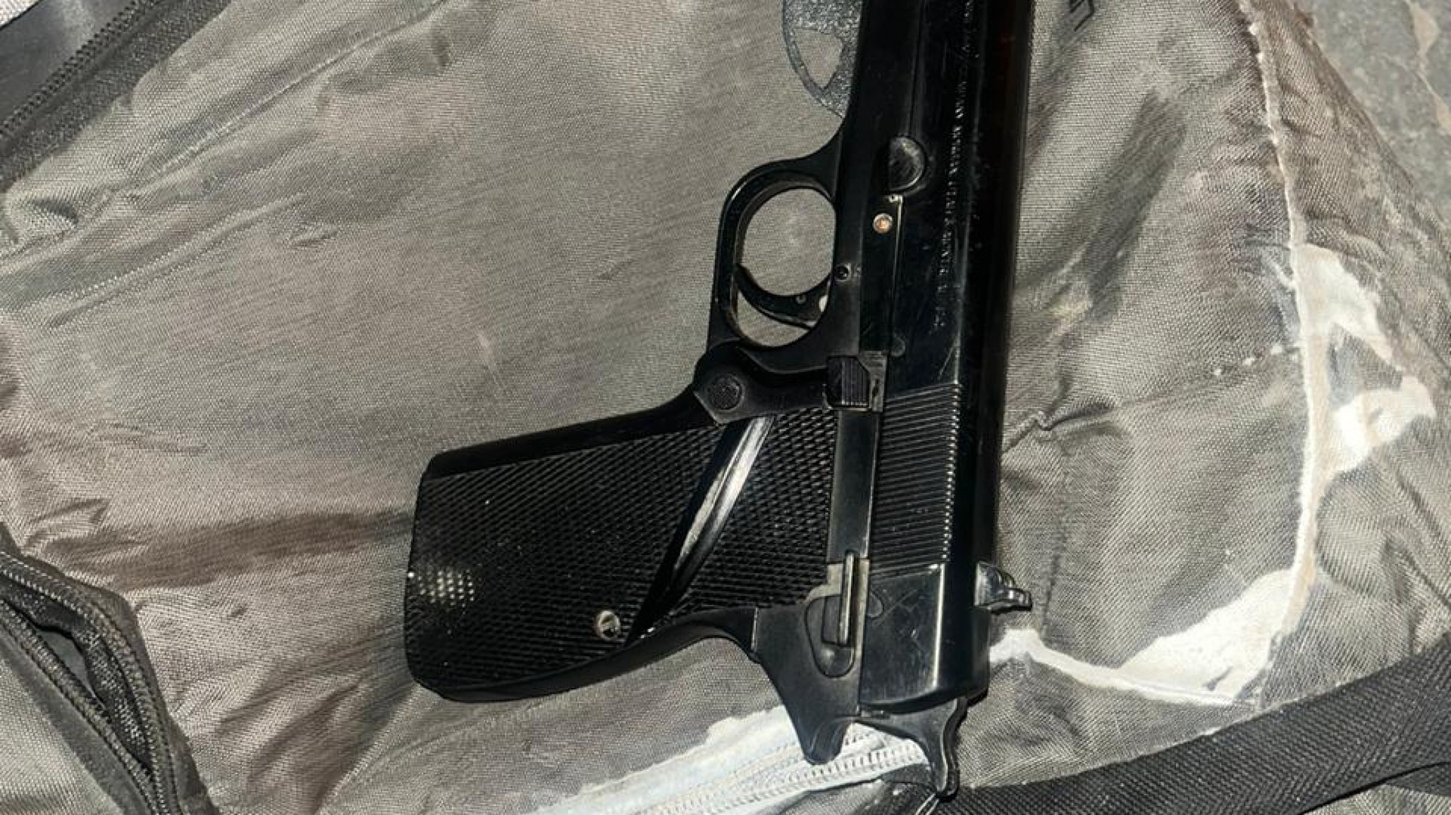 Tres menores fueron al corso armados: ¿Era una réplica?