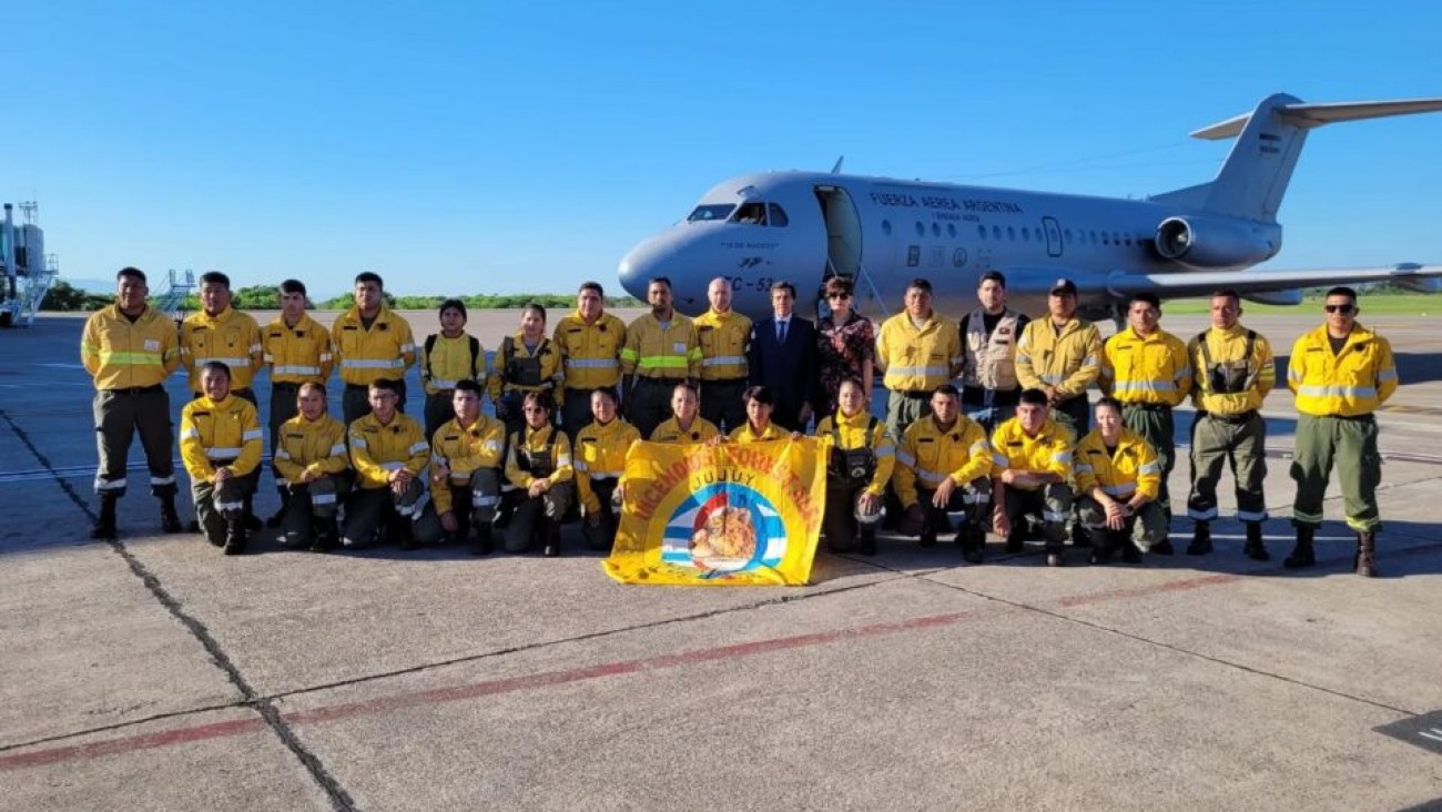Un grupo de 23 brigadistas jujeños viaja a la Patagonia para combatir los incendios