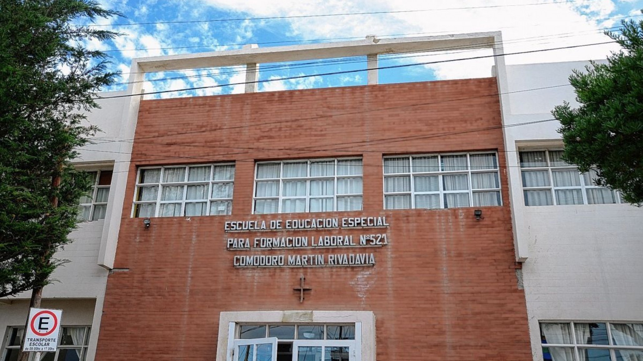 Comodoro: A días del inicio de clases, la Escuela 521 aún espera por el ascensor que prometió el intendente