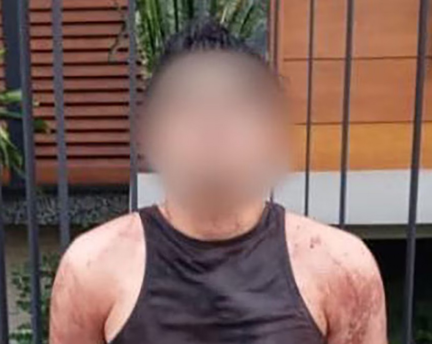 Escena macabra: Discutió con su tío, llamaron a la policía y encontraron los cuerpos de la madre y la abuela del joven