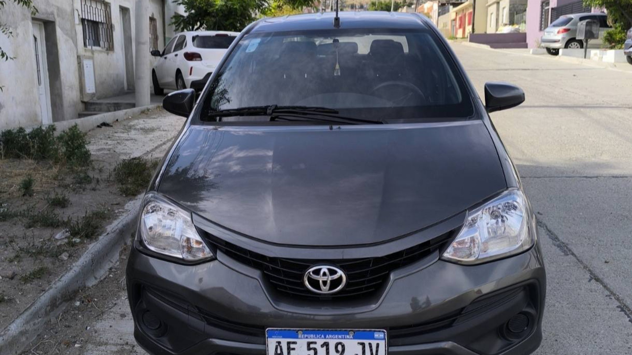 "¡Me robaron el auto!": Vecina de Comodoro pide ayuda tras un robo en barrio Ceferino