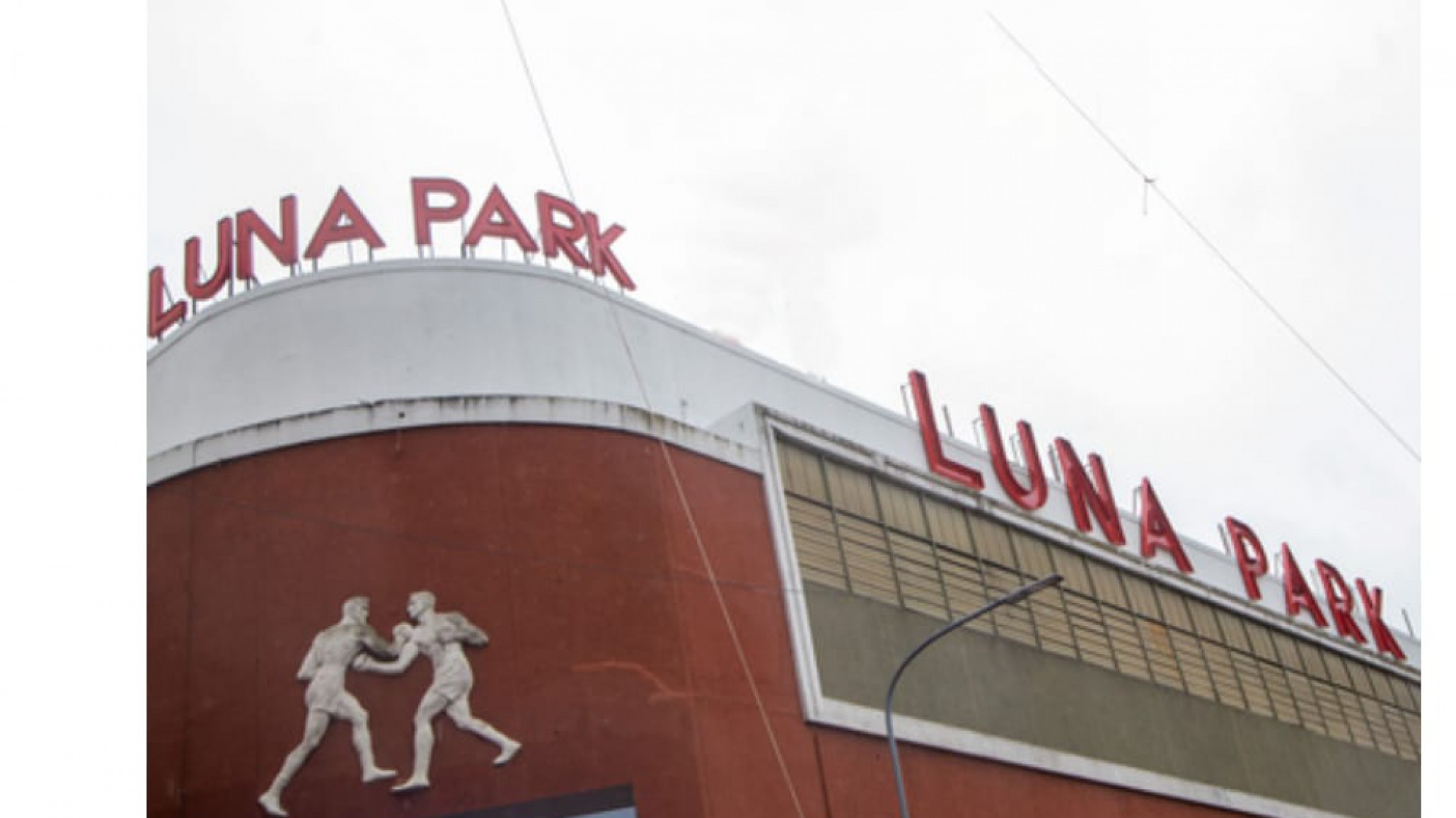 Luna Park en riesgo: aprobaron su demolición y la decisión final depende del Papa