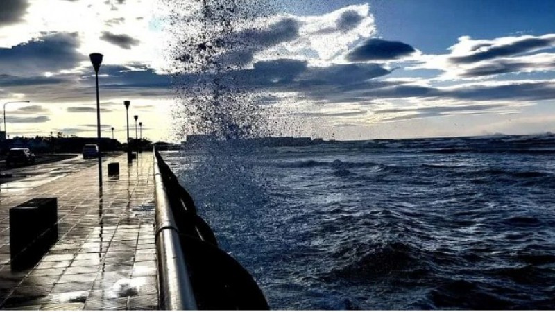 Jueves con cielo mayormente despejado y máxima de 12°C