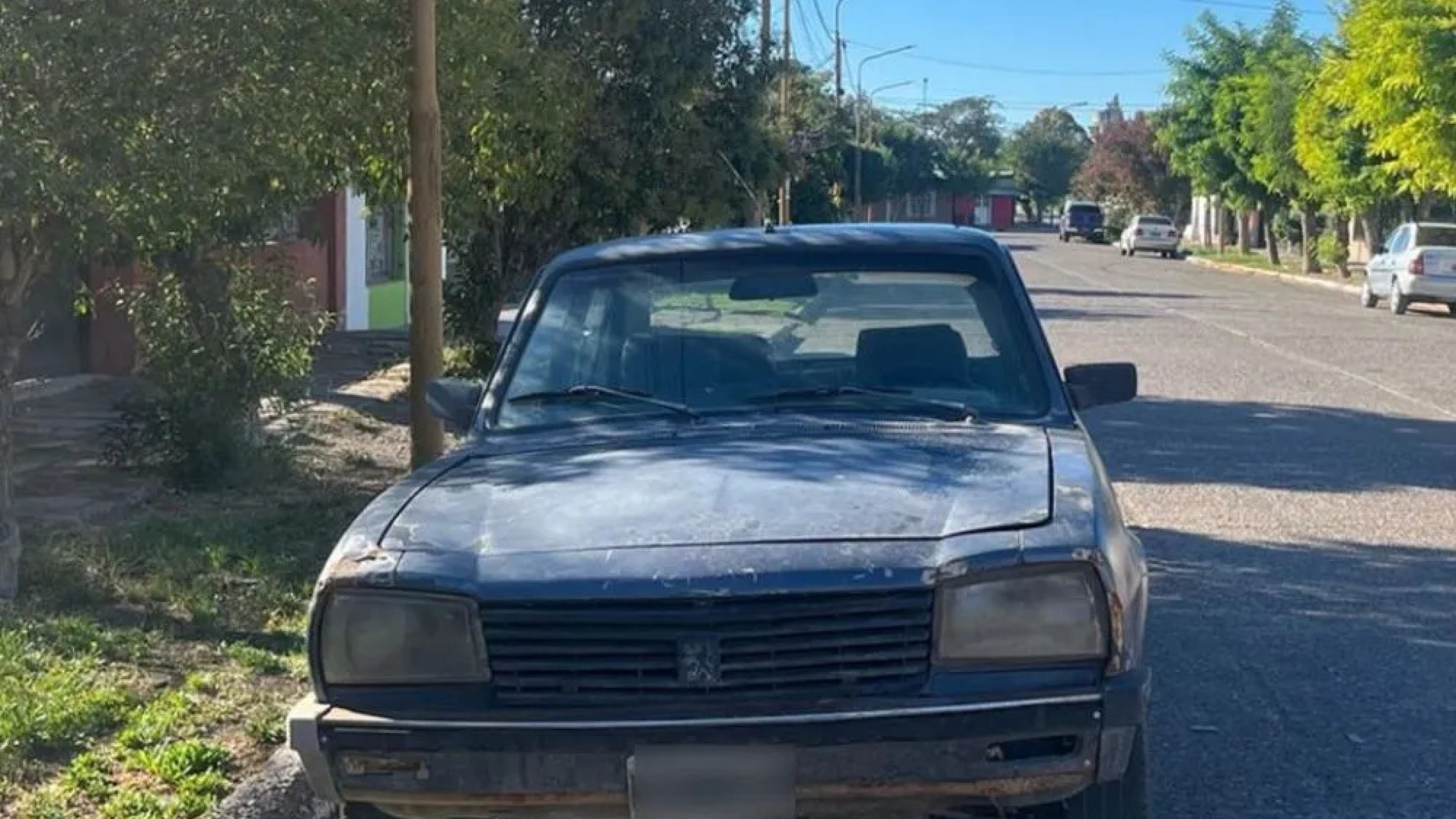 Dolavon: le robaron el auto en Comodoro, lo recuperó y 20 años después seguía con pedido de secuestro