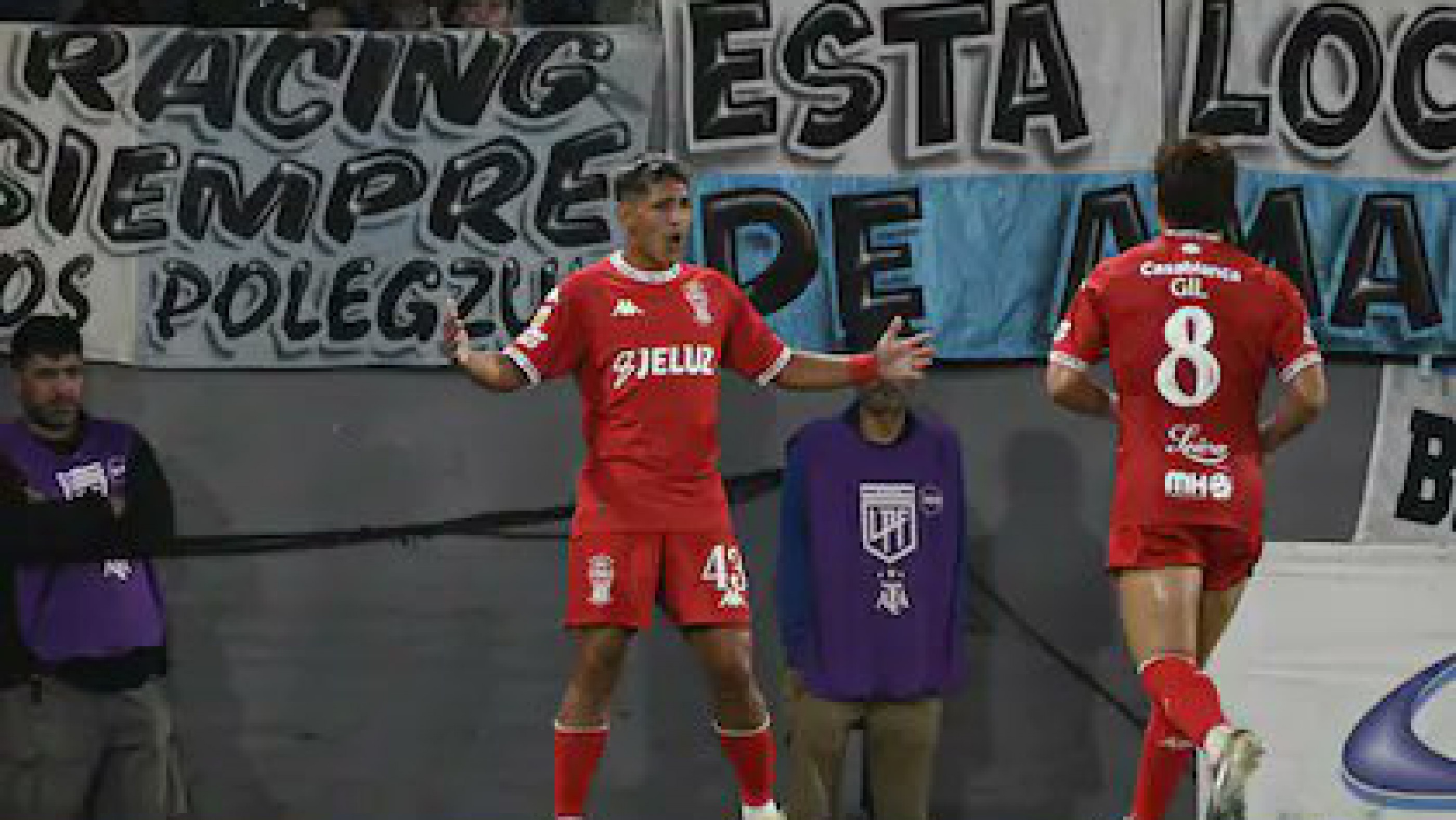 Huracán sorprendió a Racing y lo golpeó antes del clásico de Avellaneda