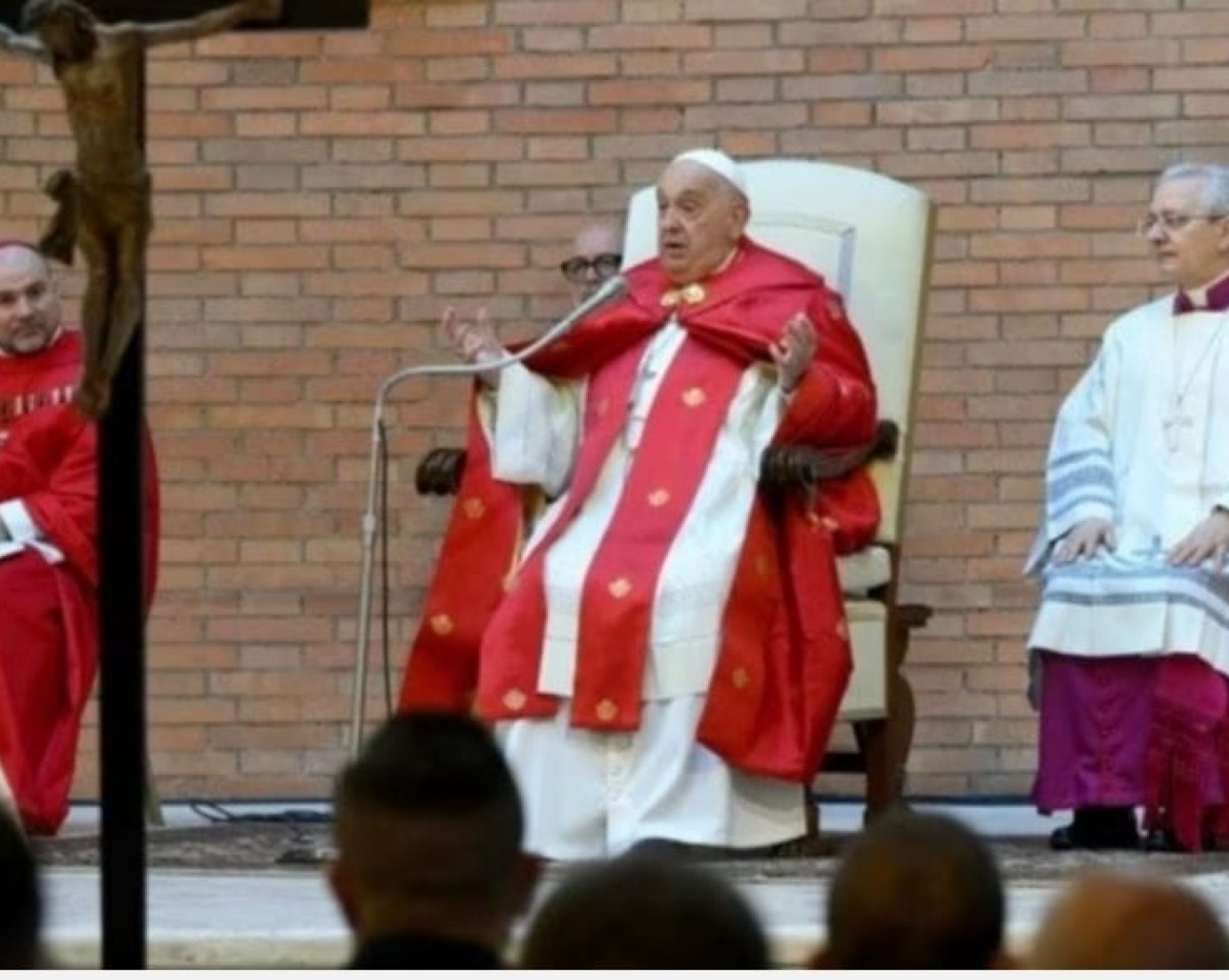 El Vaticano actualizó el parte médico del Papa Francisco