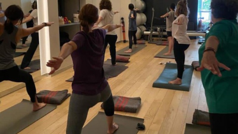 Clases de yoga solidaria a cambio de donaciones para Bahía Blanca