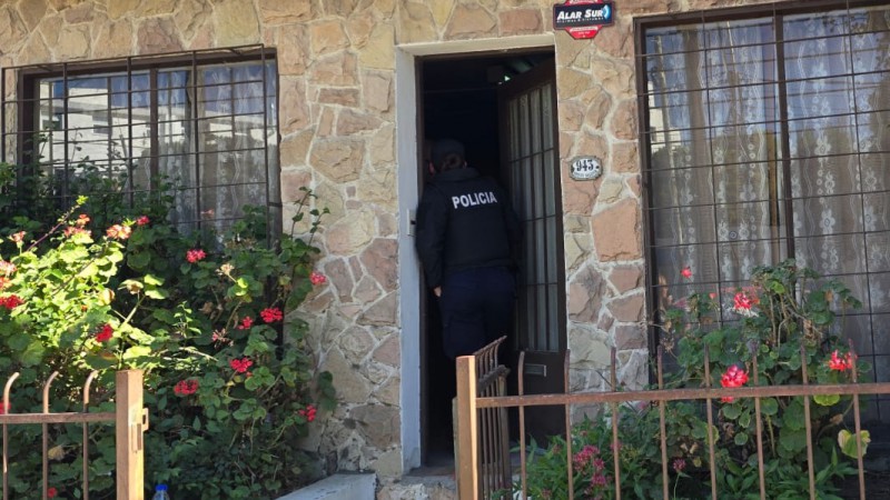 Un vecino denunció la ocupación ilegal de su vivienda en Av. Hipólito Yrigoyen: los detalles