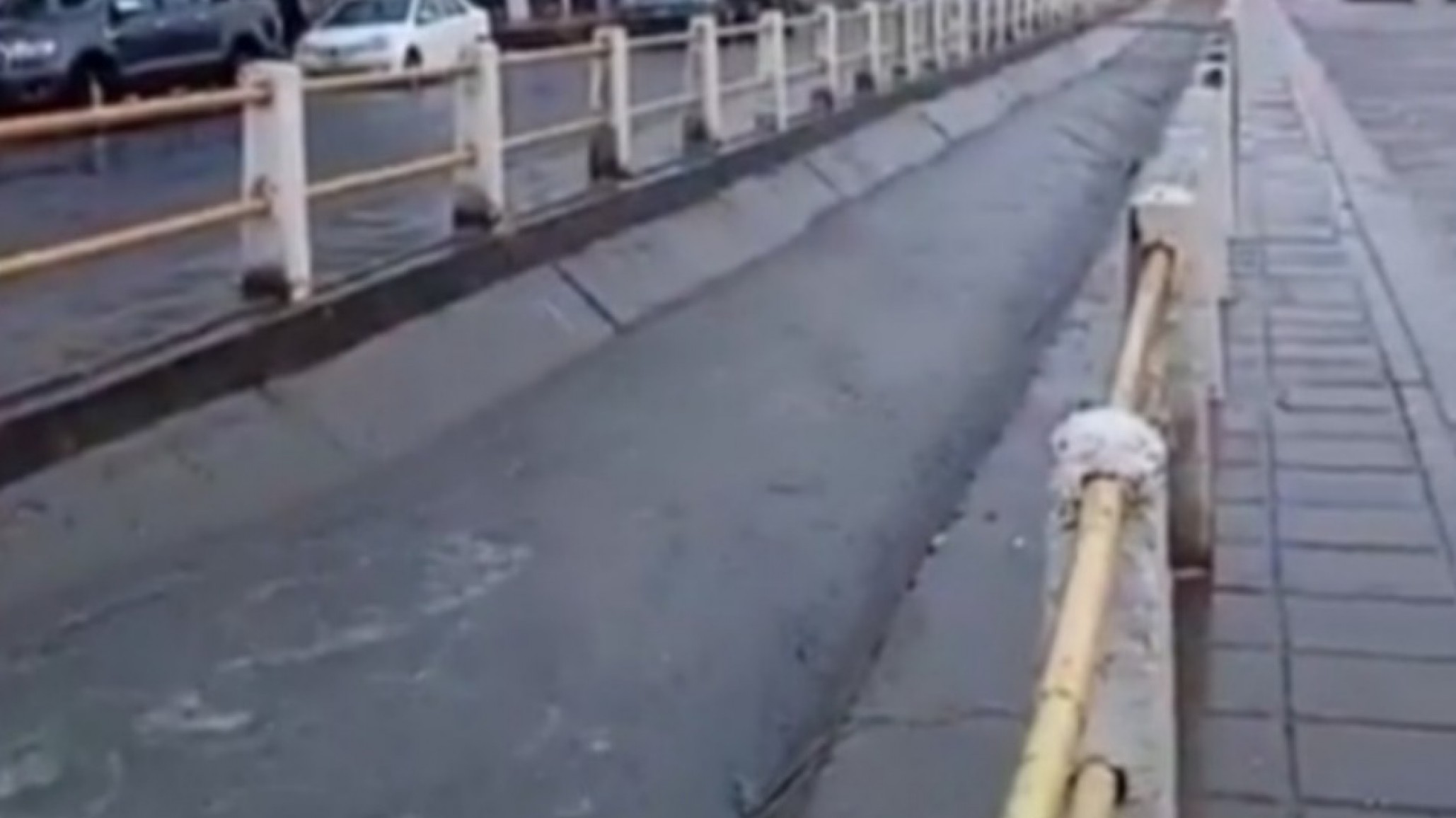 Crónica de un colapso anunciado: un día antes el Vecinalista del barrio Pueyrredón reclamaba la falta de mantenimiento del canal de Av. Roca