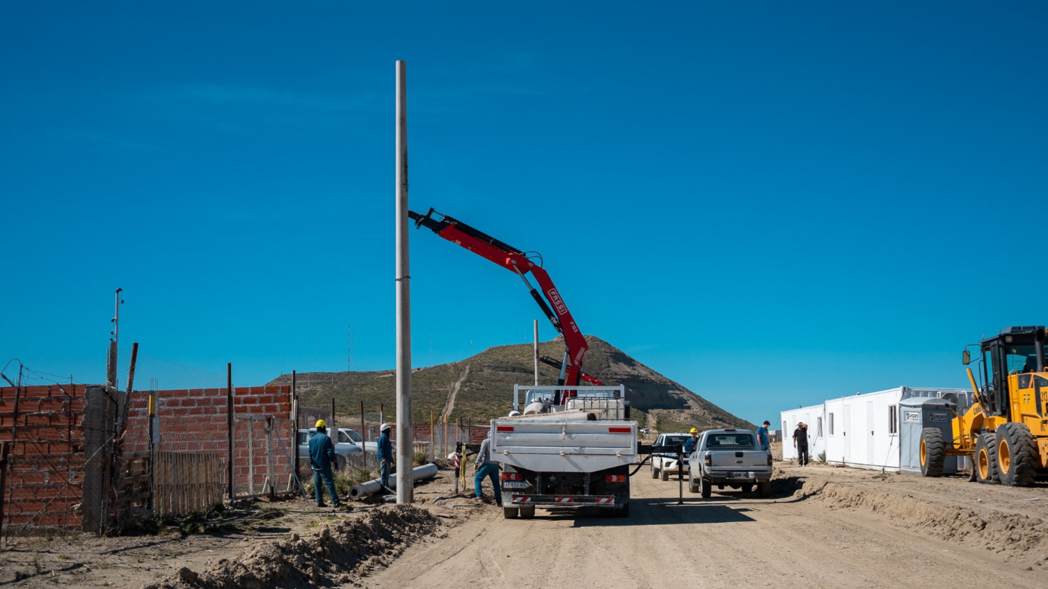 La SCPL supervisa el avance de la obra eléctrica que beneficiará a 360 familias en el loteo ex Radio Estación