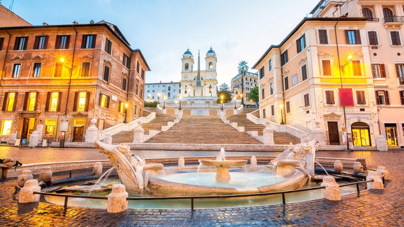 Tragedia en Roma: una turista murió tras caer de la escalinata de Plaza de España