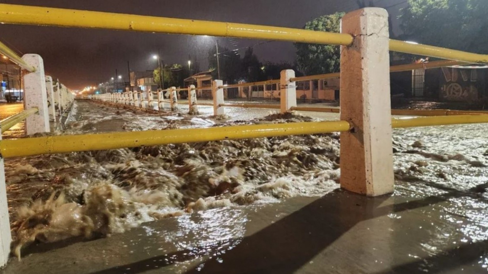¿A qué hora llueve? Madrugada del domingo con fuertes lluvias en Comodoro