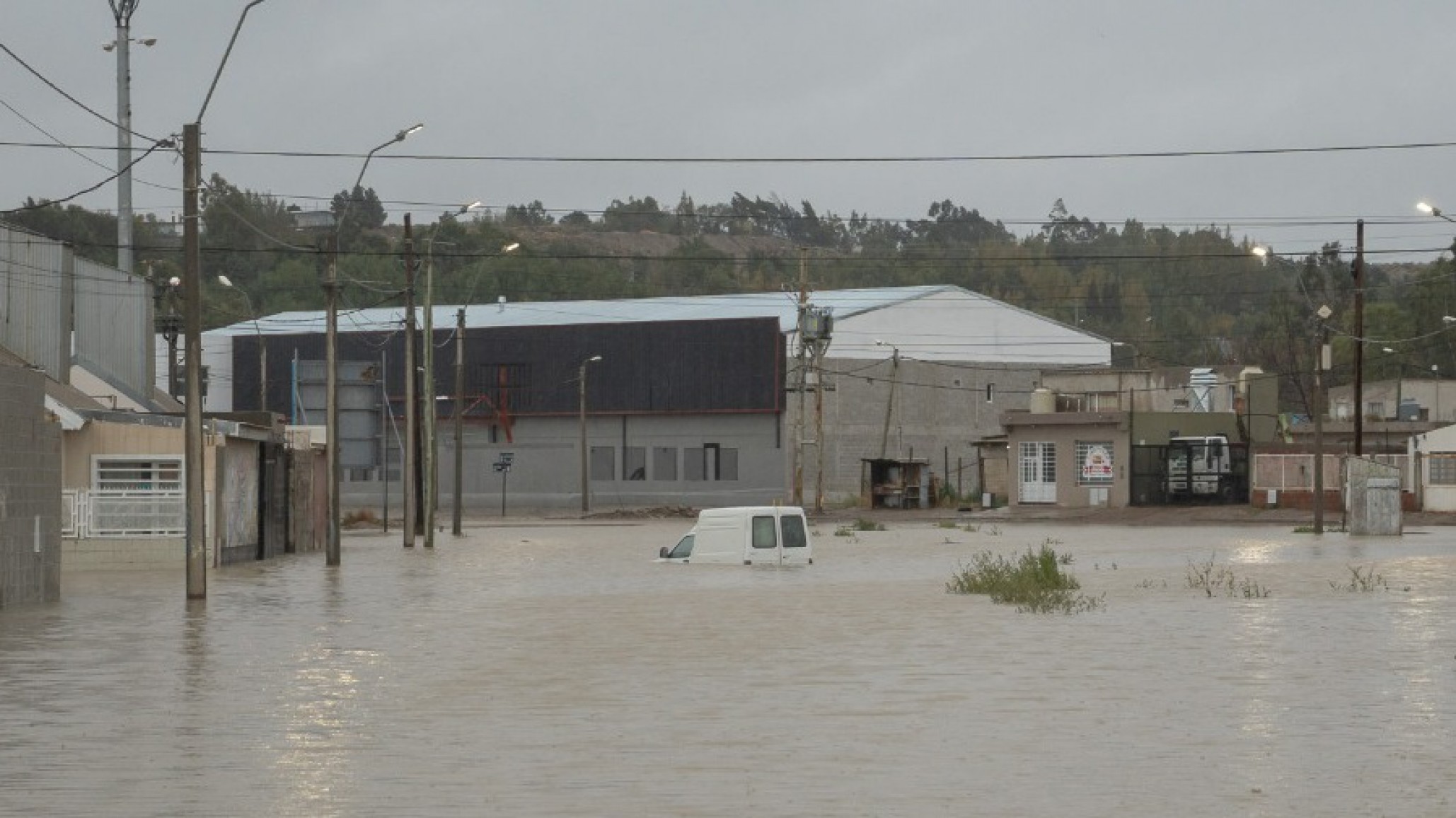 El secretario de Obras Públicas advirtió que "la obra de descarga al mar es fundamental" para terminar con los serios inconvenientes que ocasionan las lluvias fuertes