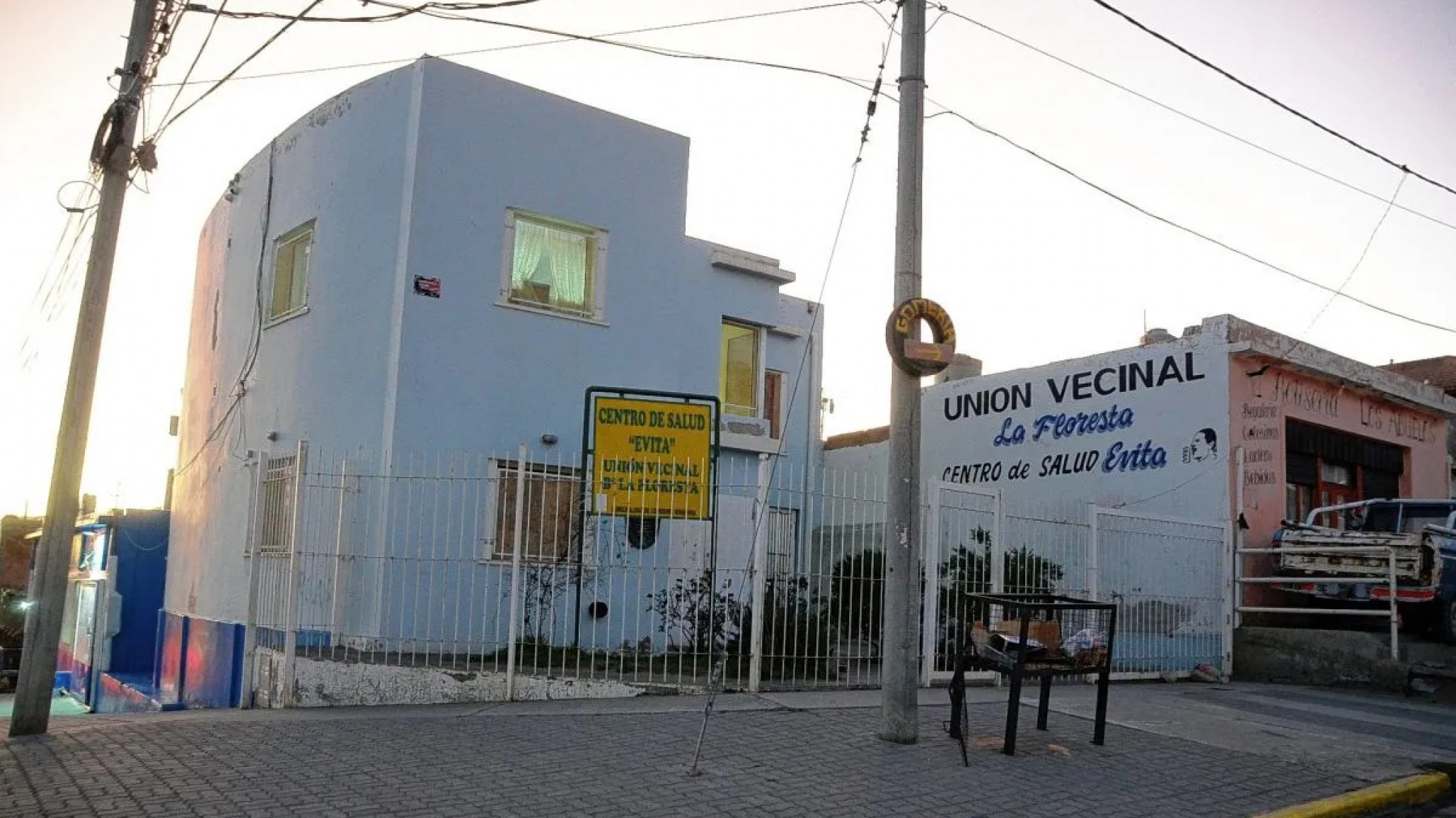 Vecinos del barrio La Floresta enfrentan un "gran problema de inundación" y exigen que se inicien las obras