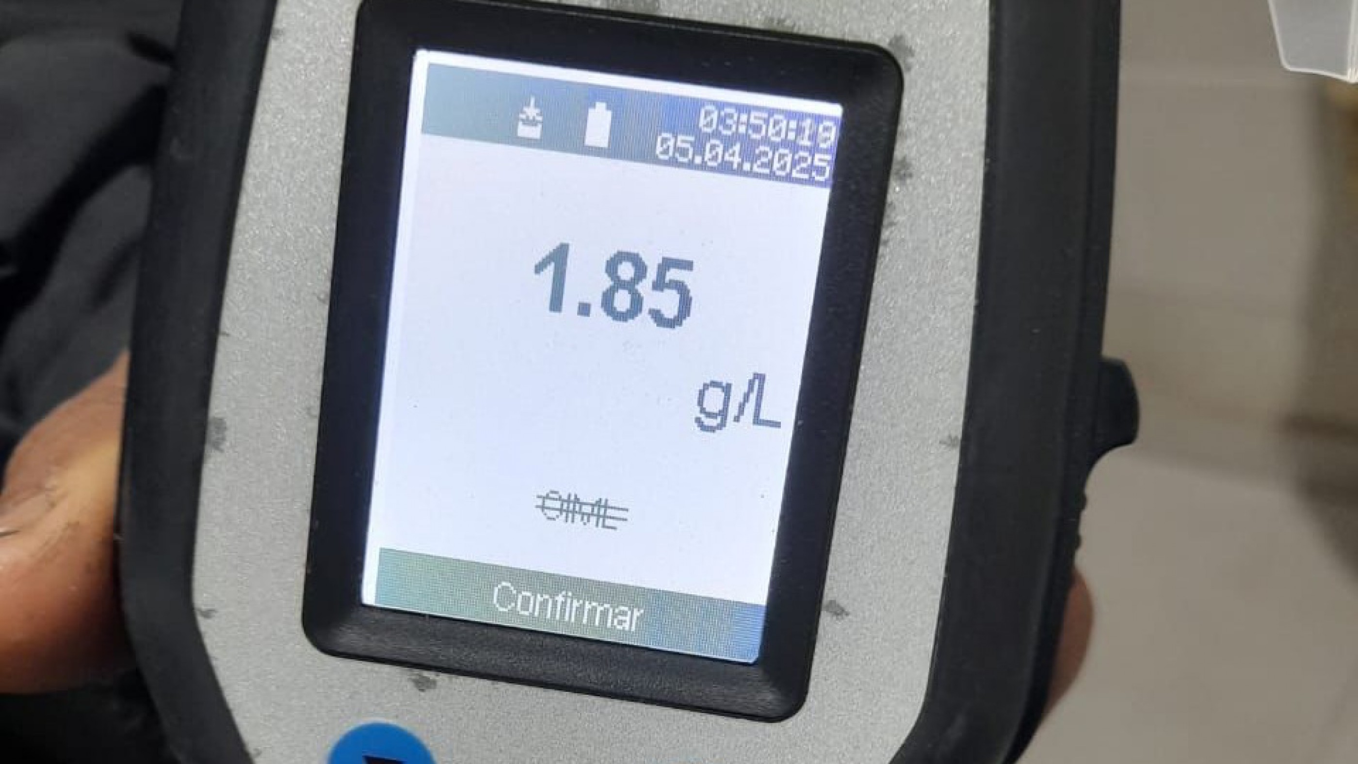 Detenido por cruzar el semáforo en rojo y negarse a un test de alcoholemia: marcó 1.85 g/l