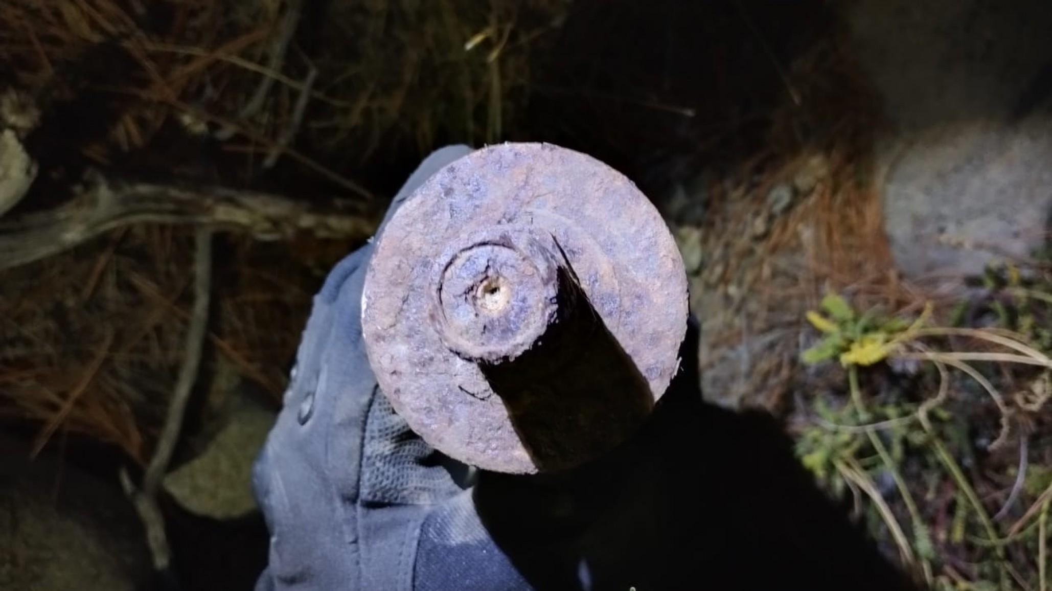 Encontraron un proyectil de artillería en una zona recreativa de Esquel