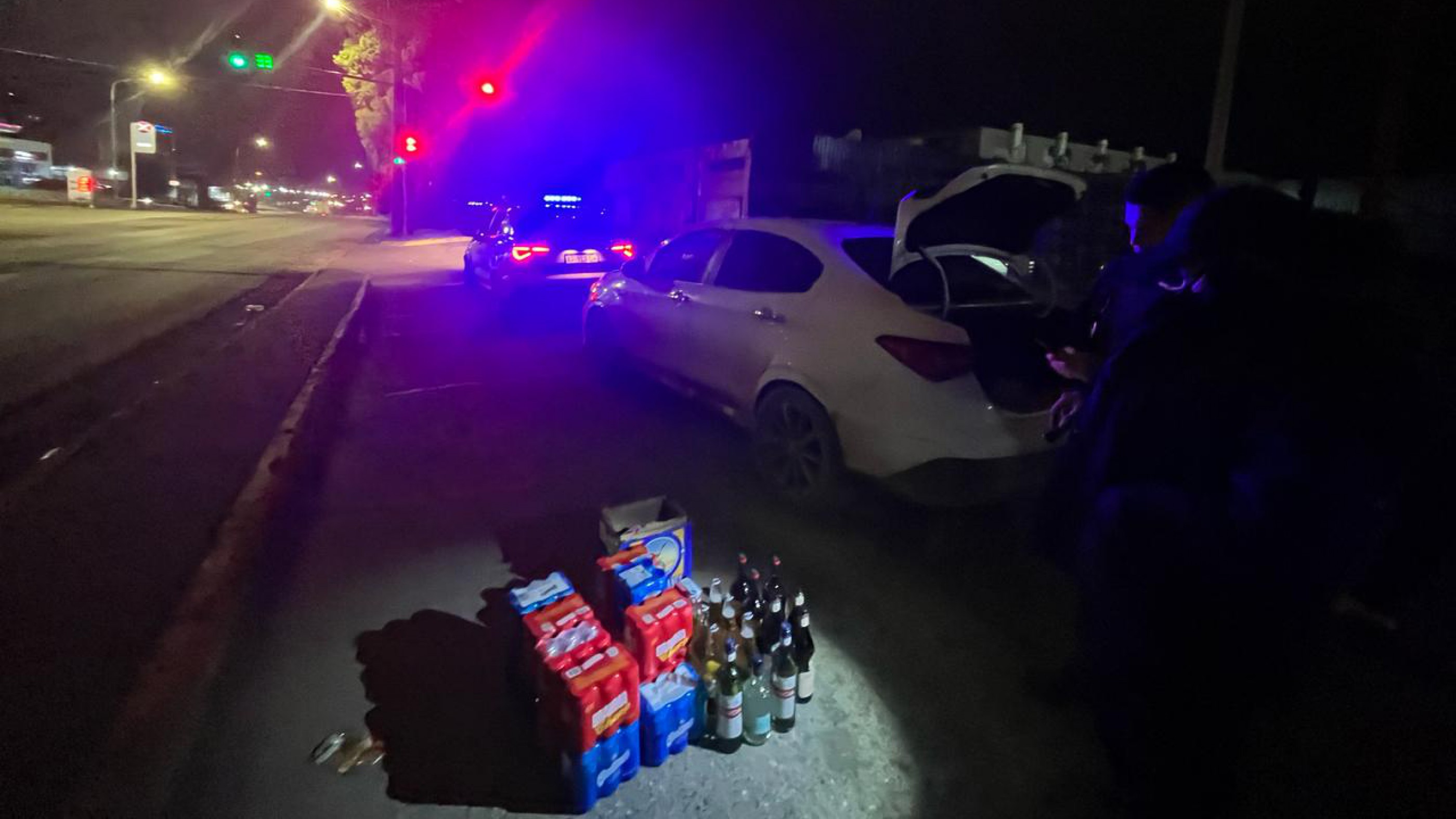 Secuestraron un auto que hacía delivery ilegal de alcohol