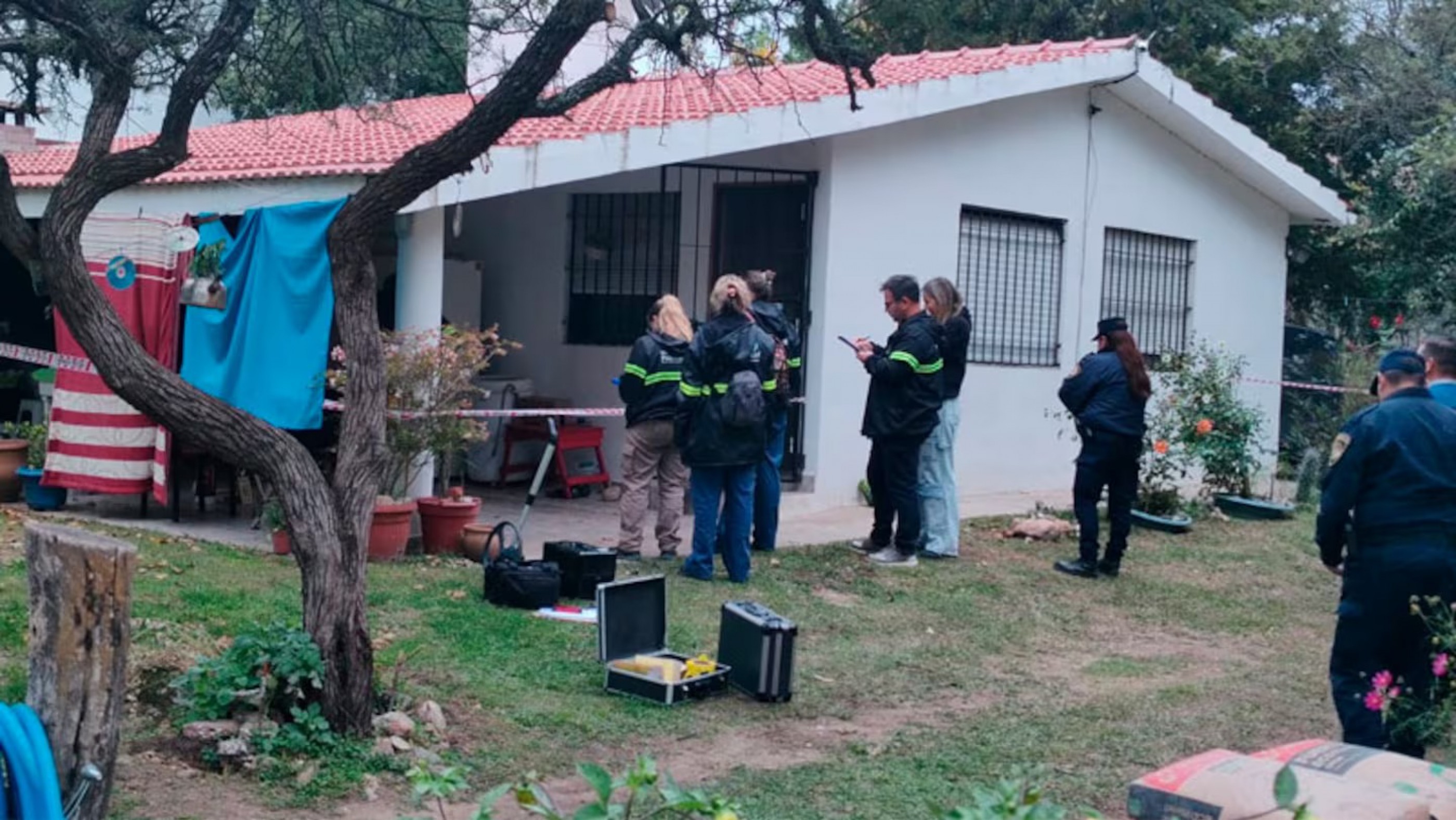 Córdoba: Una mujer de 51 años fue hallada sin vida dentro de su vivienda y su pareja está detenida