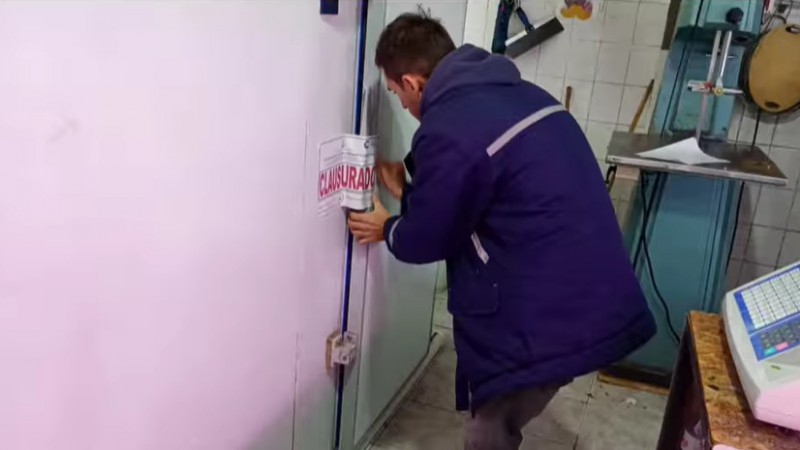 Clausuraron una carnicería en Av. Polonia por grave falta de higiene y carne en mal estado