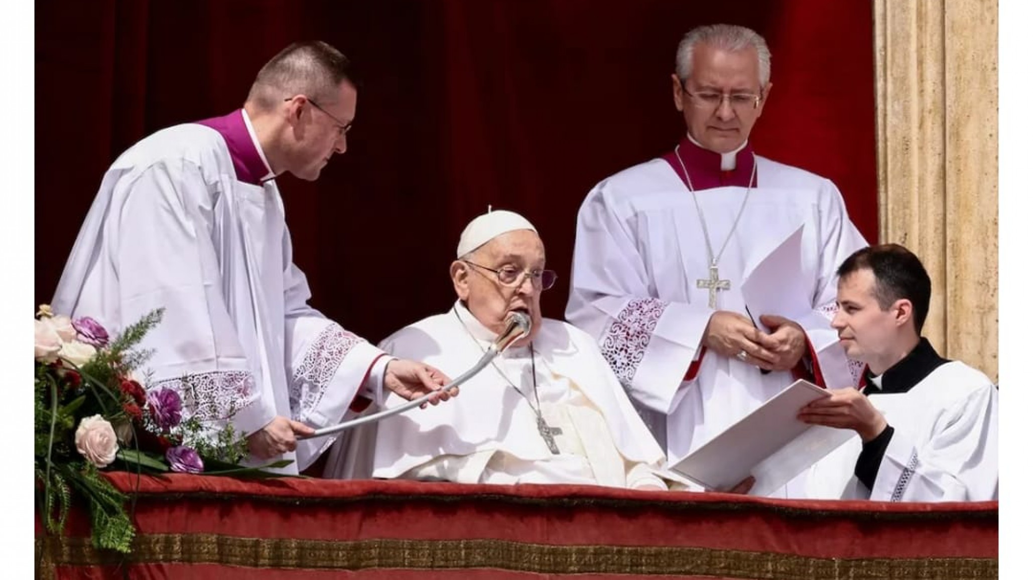 Francisco pidió libertad religiosa y un alto al fuego en Gaza ante 35 mil fieles en Pascua