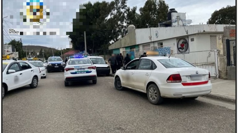 Intentó robar una moto pero taxistas lo atraparon y golpearon