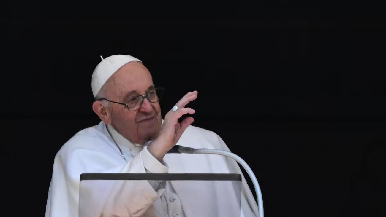 El Papá planificó un entierro con humildad y sencillez