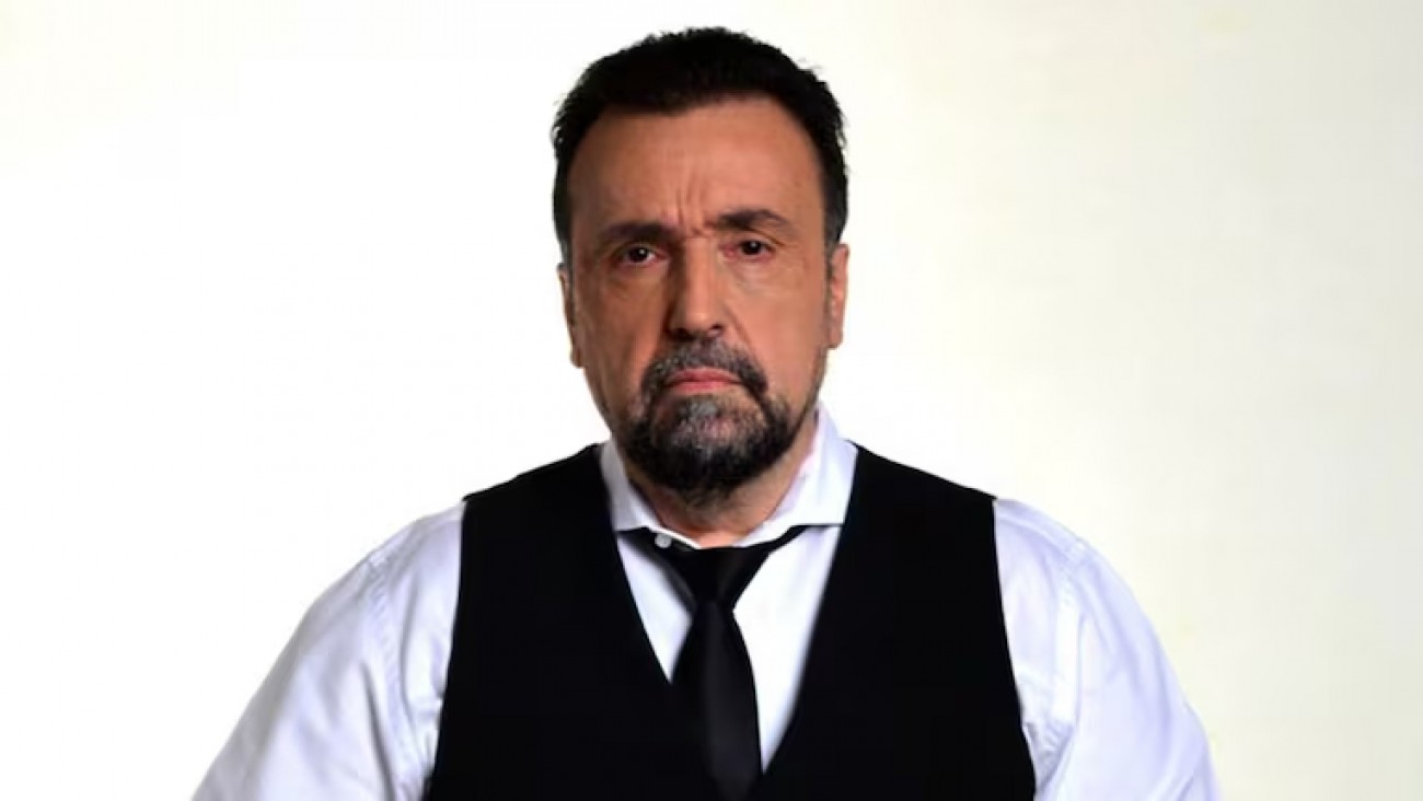 El periodista Roberto Navarro sufrió un violento ataque en la vía pública