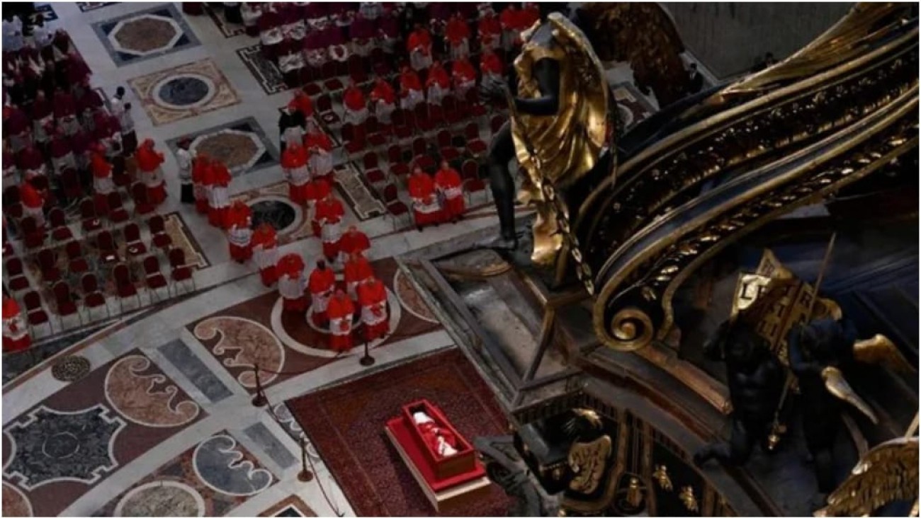 El papa Francisco ya descansa en la basílica de San Pedro: permanecerá allí tres días antes del funeral