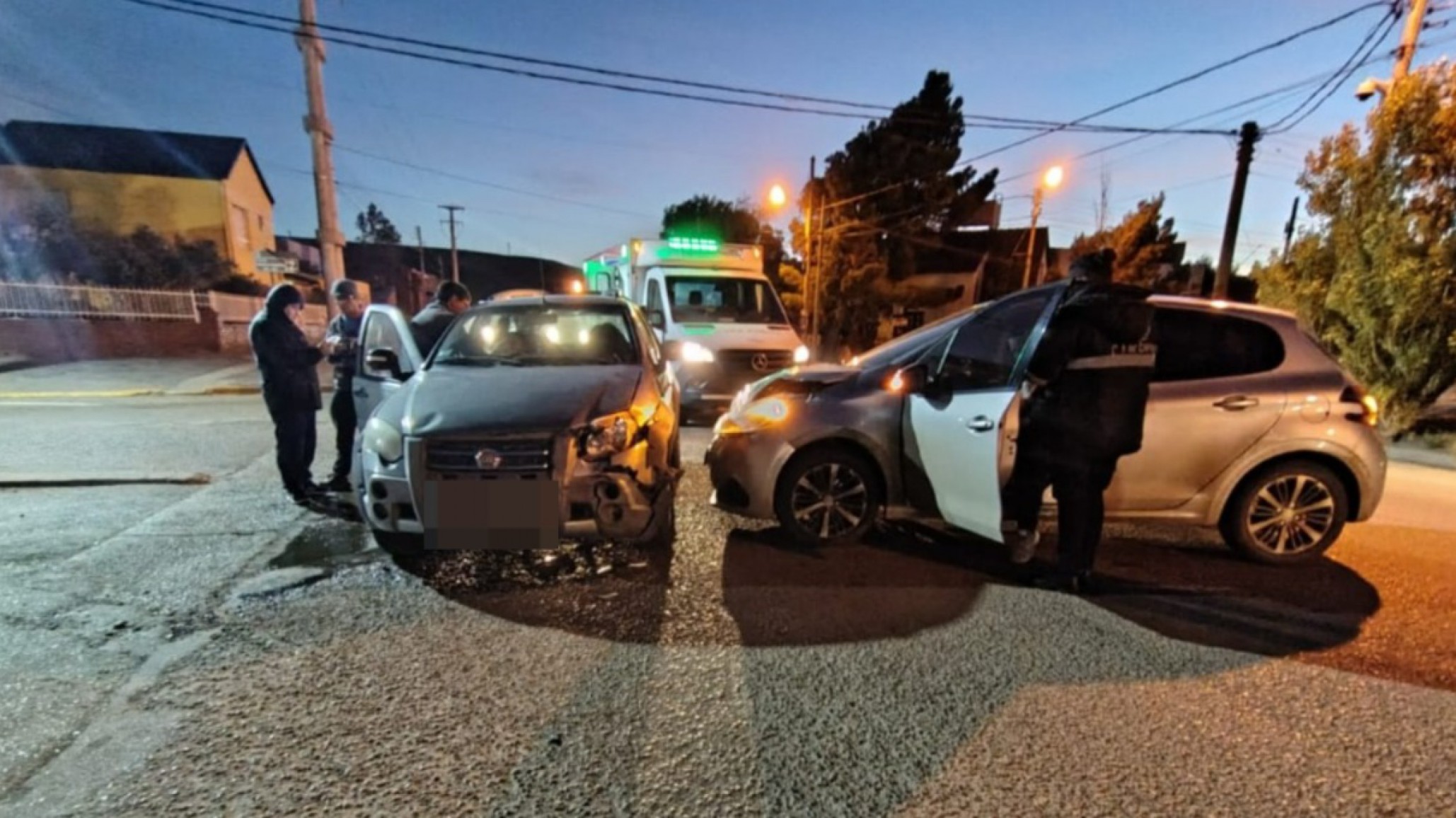 Accidente en Avenida Fragata Sarmiento dejó dos lesionados