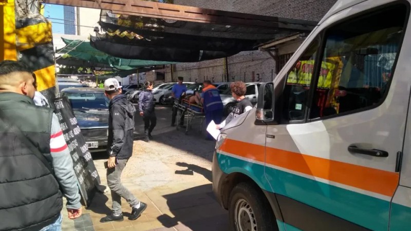 Mendoza: Una mujer sobrevivió tras arrojarse de un sexto piso de un edificio